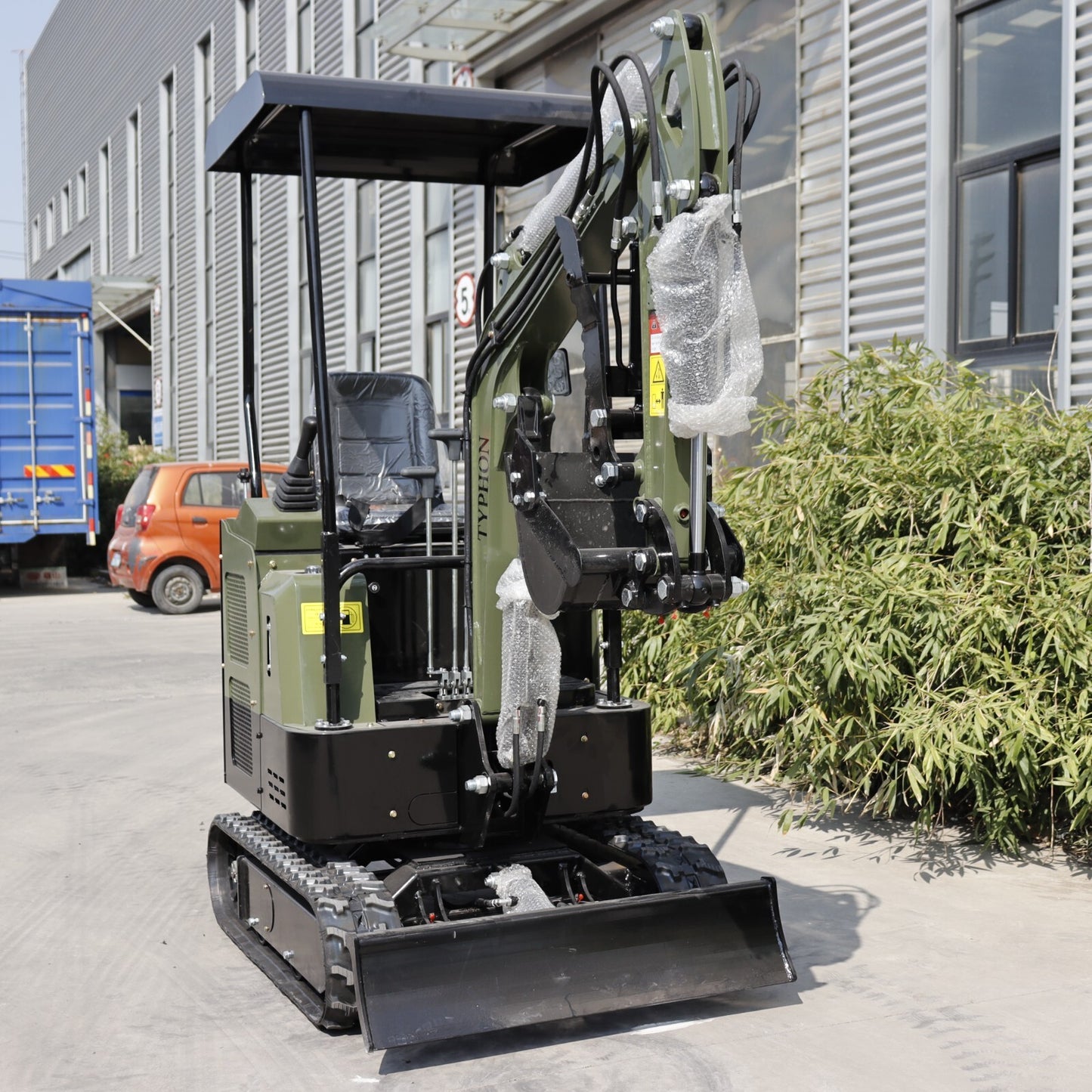 FREE SHIP Mini Excavator 1 Ton Digger 13.5hp Gas Tracked Crawler B&S EPA Engine
