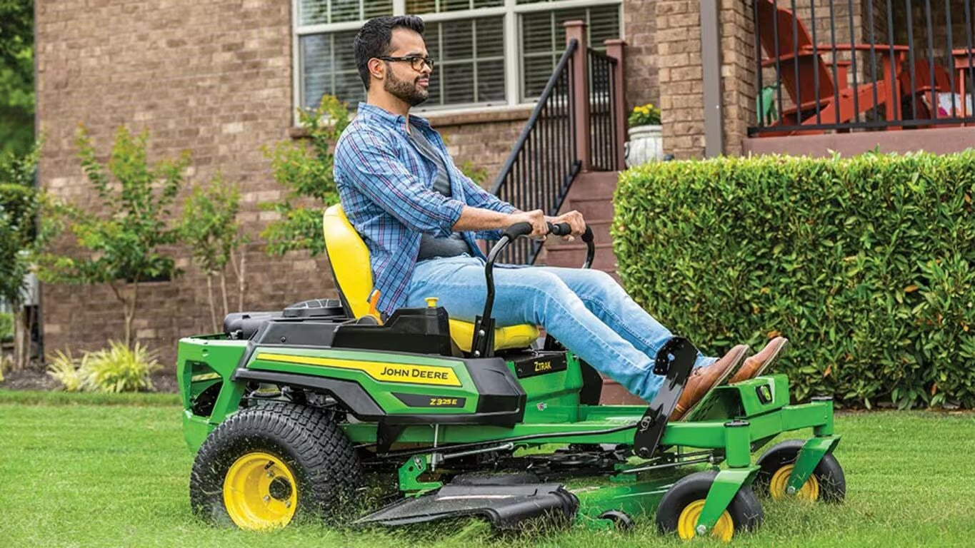 John Deere Z325E ZTrak™ — 54-in Zero-Turn Mower