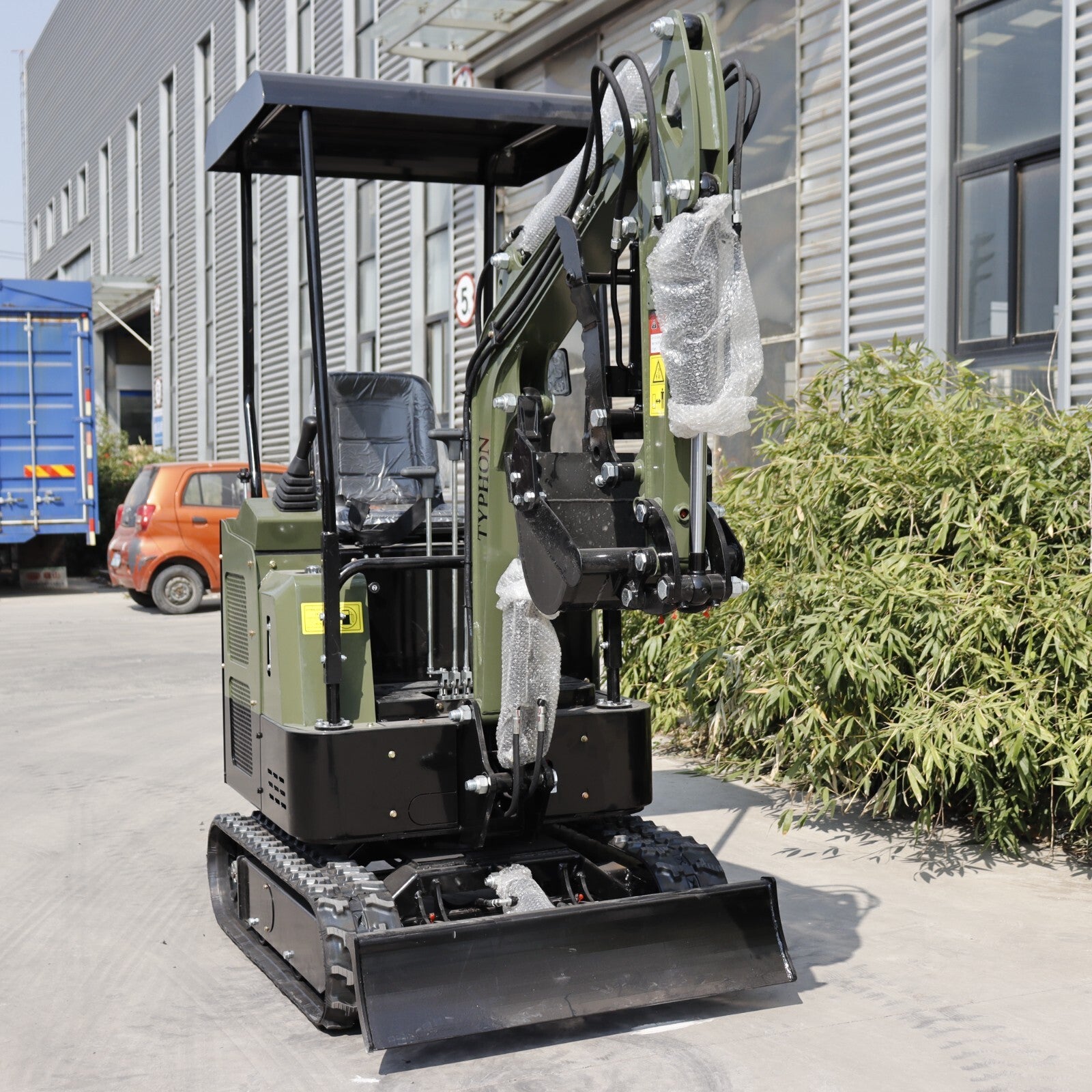 FREE SHIP Mini Excavator 1 Ton Digger 13.5hp Gas Tracked Crawler B&S EPA Engine