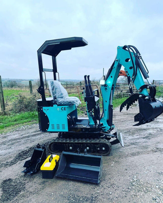 2025 LE0.8 Mini Digger - Swing Boom,3 Buckets, mechanical Thumb,No VAT Required