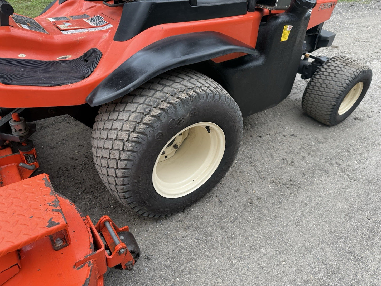 2019 KUBOTA F2960 FRONT MOUNTED MOWER - 4X4 - EXTRA HEAVY DUTY COMMERCIAL MOWER!
